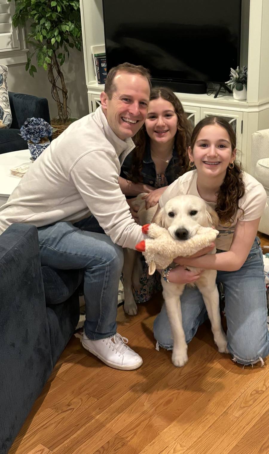 Gus and the girls, 2025